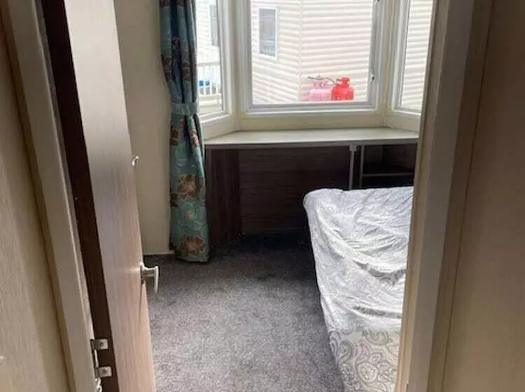 Hotelli Premium 2 Bed Caravan Sleeps 6 With Huge Decking