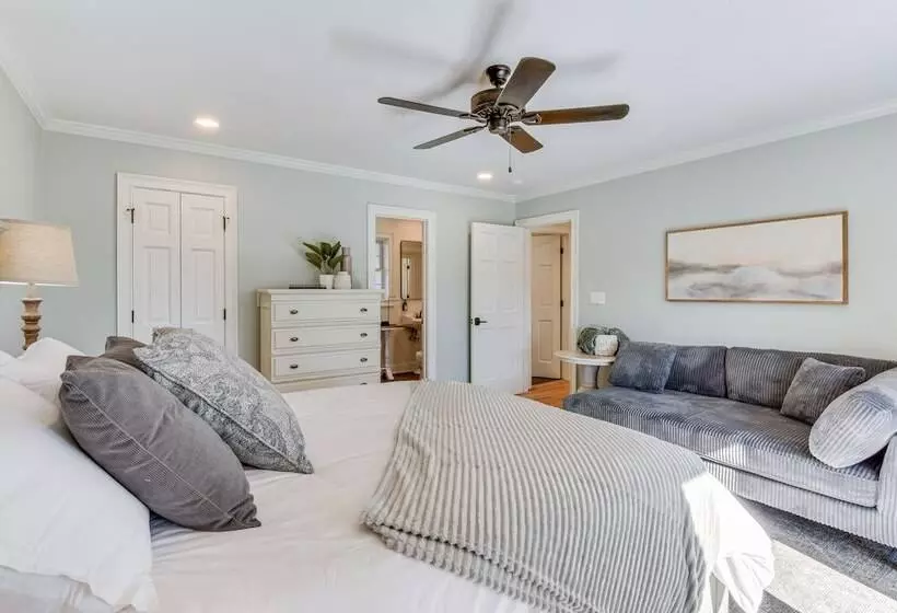 Lake Hartwell Home W/ Dock + Fire Pits!