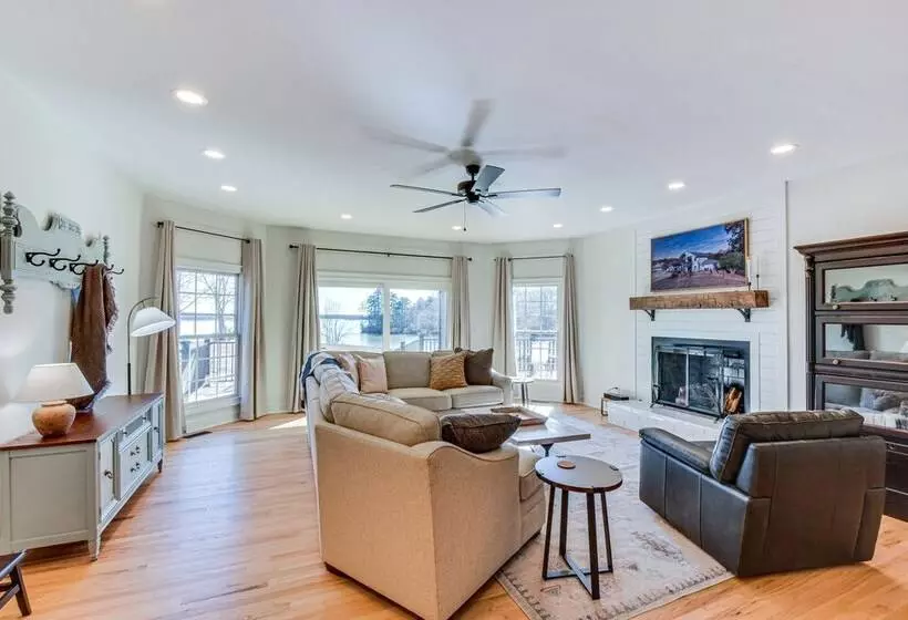 Lake Hartwell Home W/ Dock + Fire Pits!