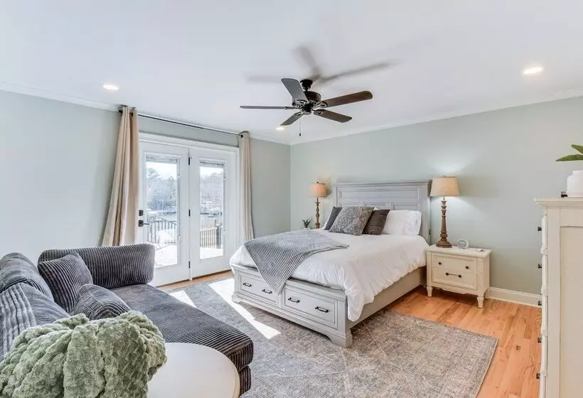 Lake Hartwell Home W/ Dock + Fire Pits!