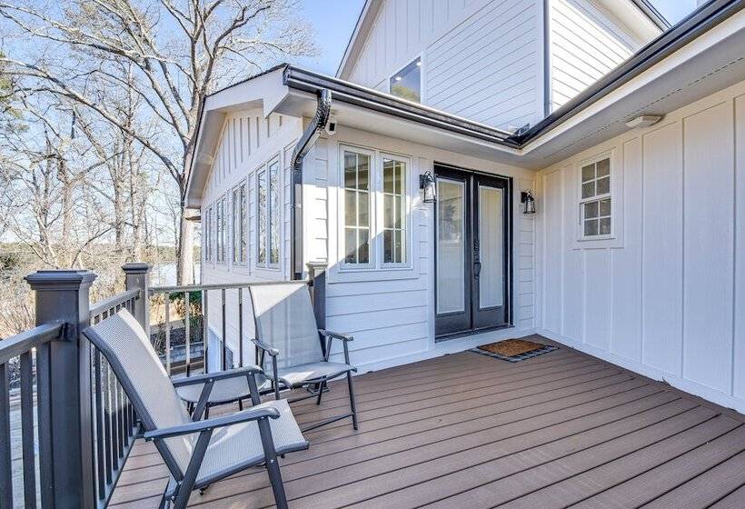 Lake Hartwell Home W/ Dock + Fire Pits!