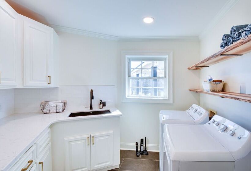 Lake Hartwell Home W/ Dock + Fire Pits!