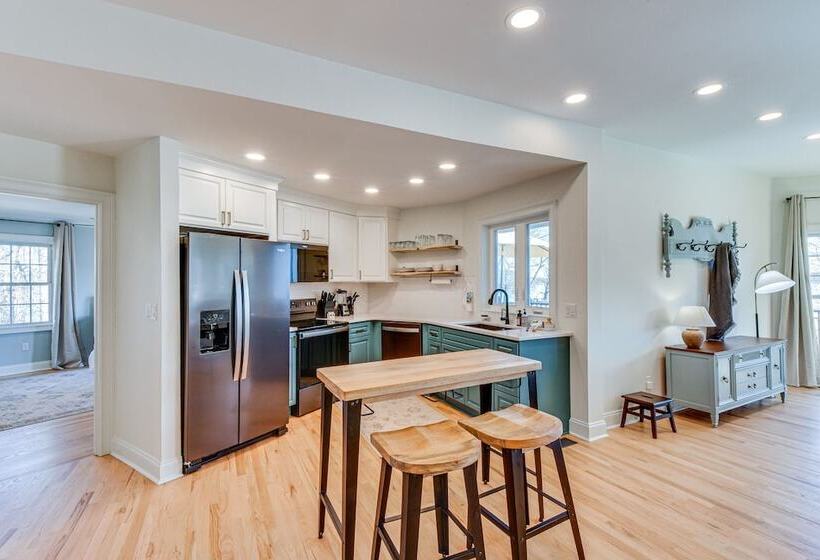 Lake Hartwell Home W/ Dock + Fire Pits!