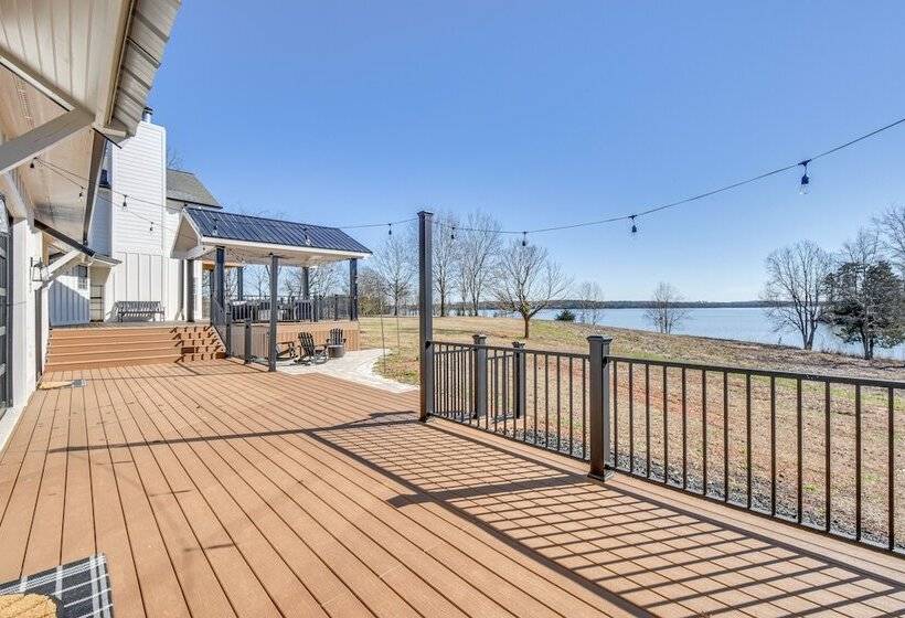 Lake Hartwell Home W/ Dock + Fire Pits!