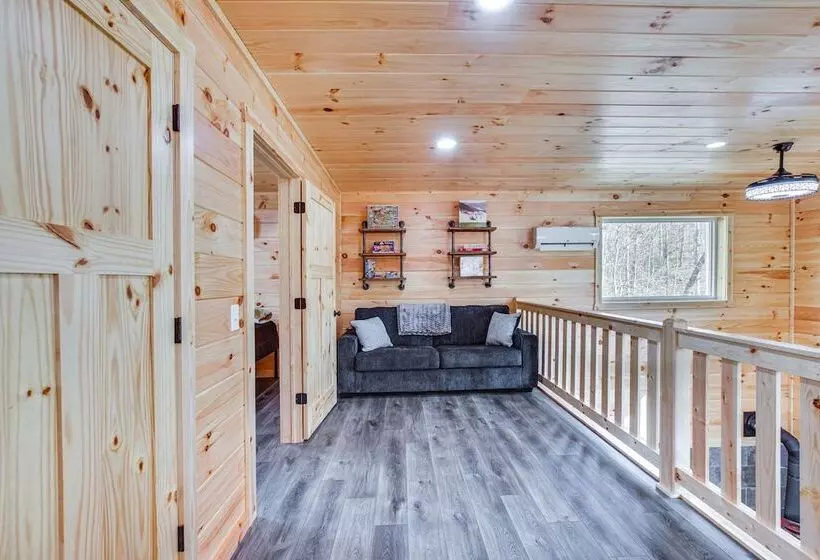 Modern Salineville Cabin On 13 Acres W/ Fire Pit!