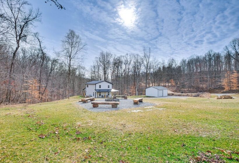 Modern Salineville Cabin On 13 Acres W/ Fire Pit!