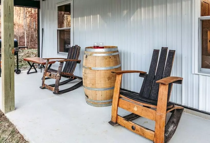 Modern Salineville Cabin On 13 Acres W/ Fire Pit!