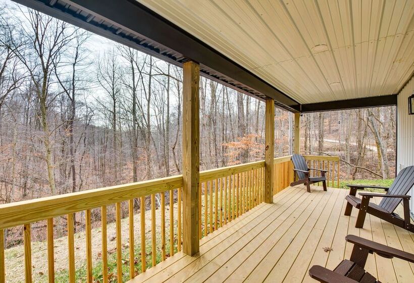 Modern Salineville Cabin On 13 Acres W/ Fire Pit!
