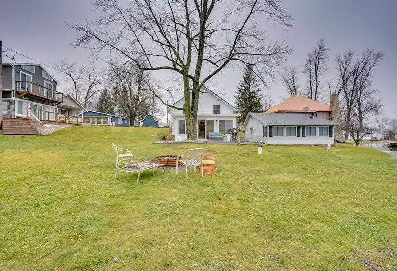 Montpelier Lake House W/ Deck, Dock & Fireplace!