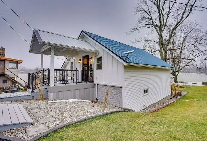 Montpelier Lake House W/ Deck, Dock & Fireplace!