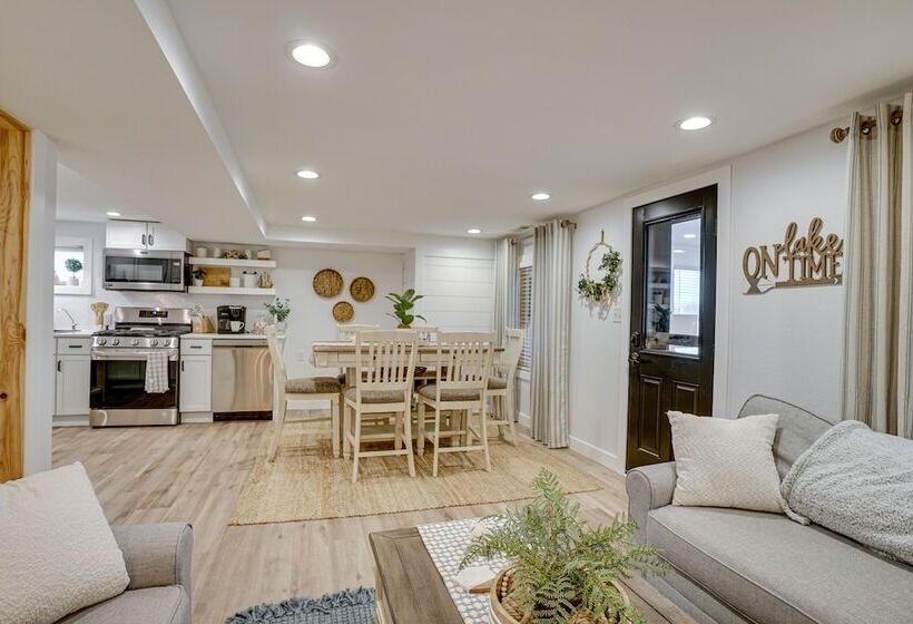 Montpelier Lake House W/ Deck, Dock & Fireplace!