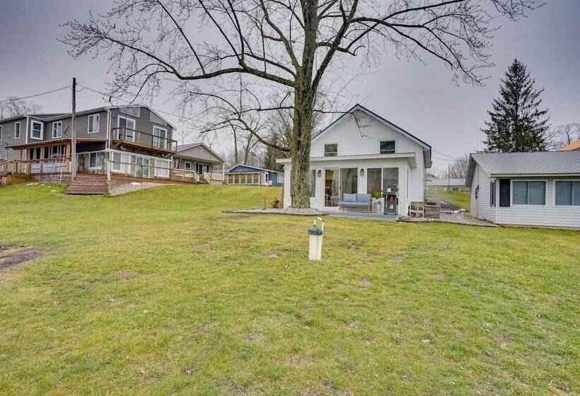 Montpelier Lake House W/ Deck, Dock & Fireplace!