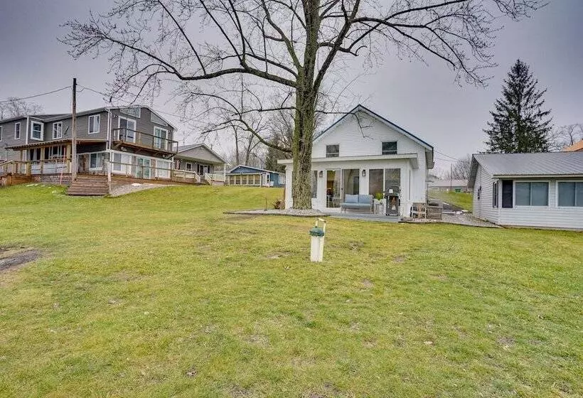 Montpelier Lake House W/ Deck, Dock & Fireplace!