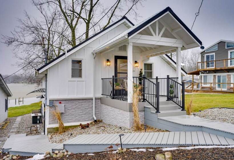 Montpelier Lake House W/ Deck, Dock & Fireplace!