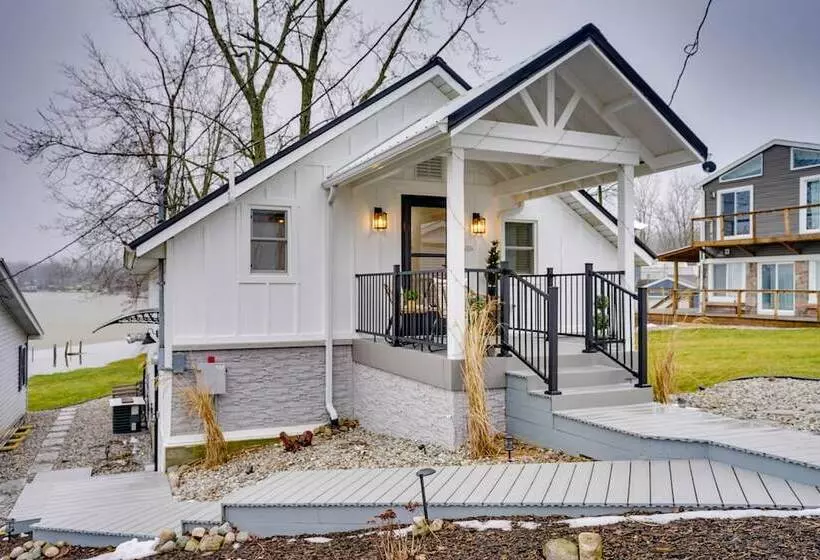 Montpelier Lake House W/ Deck, Dock & Fireplace!
