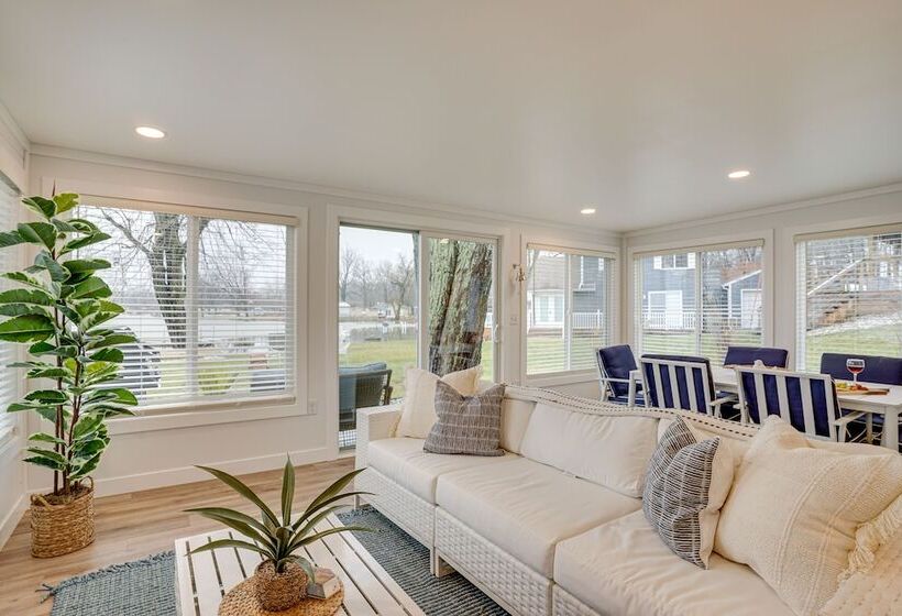 Montpelier Lake House W/ Deck, Dock & Fireplace!