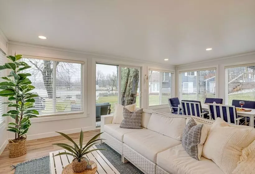 Montpelier Lake House W/ Deck, Dock & Fireplace!