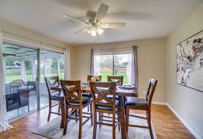 Palm Bay Home W/ Screened Porch 8 Mi To Beaches!