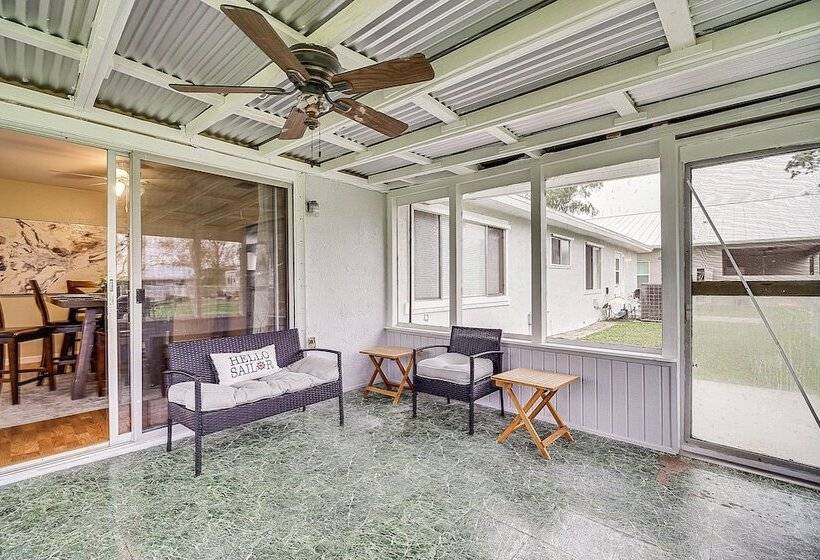 Palm Bay Home W/ Screened Porch 8 Mi To Beaches!