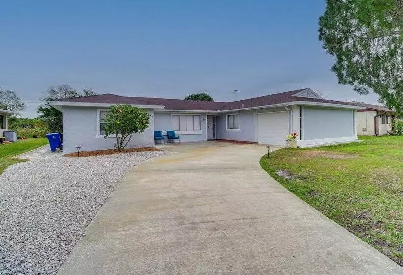 Palm Bay Home W/ Screened Porch   8 Mi To Beaches!