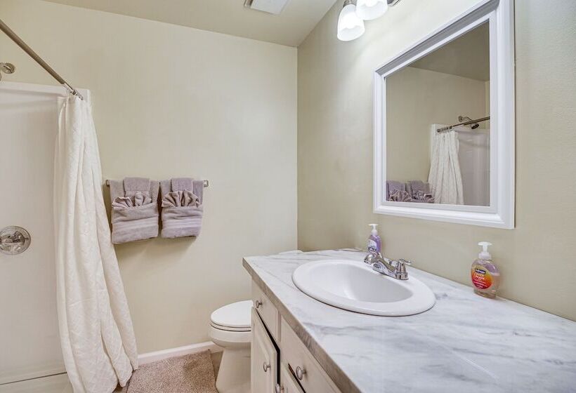 Palm Bay Home W/ Screened Porch 8 Mi To Beaches!