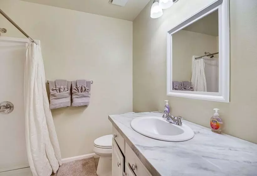 Palm Bay Home W/ Screened Porch   8 Mi To Beaches!