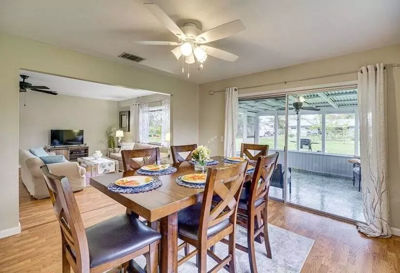 Palm Bay Home W/ Screened Porch   8 Mi To Beaches!