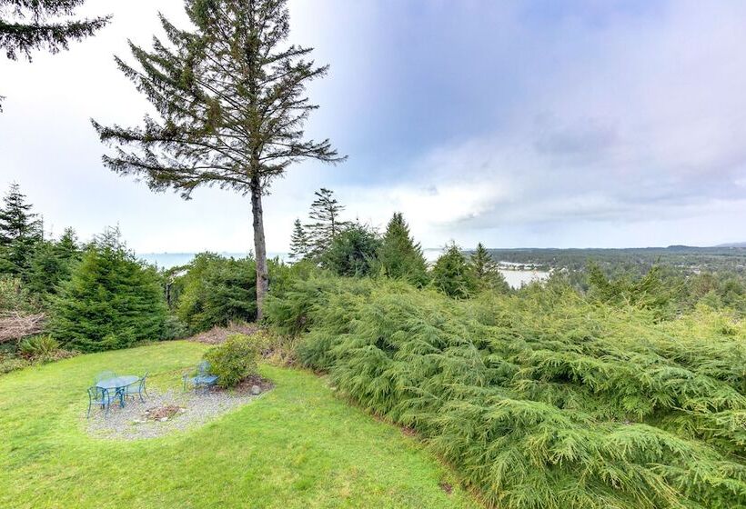 Peaceful Port Orford Retreat W/ Hot Tub & Views!