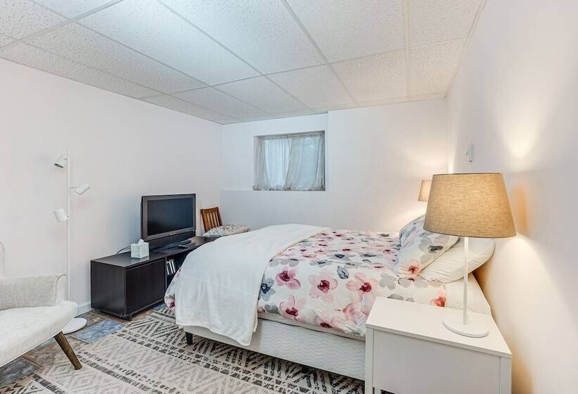 Peaceful Port Orford Retreat W/ Hot Tub & Views!