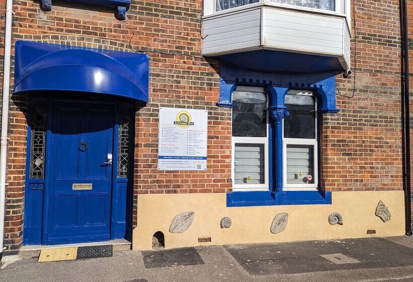 פנסיון Jurassic Bay Holidays