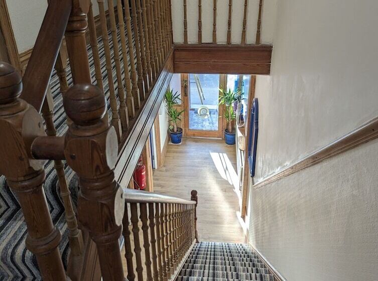 פנסיון Jurassic Bay Holidays