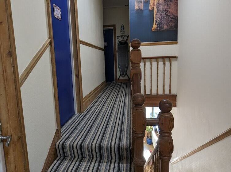 פנסיון Jurassic Bay Holidays