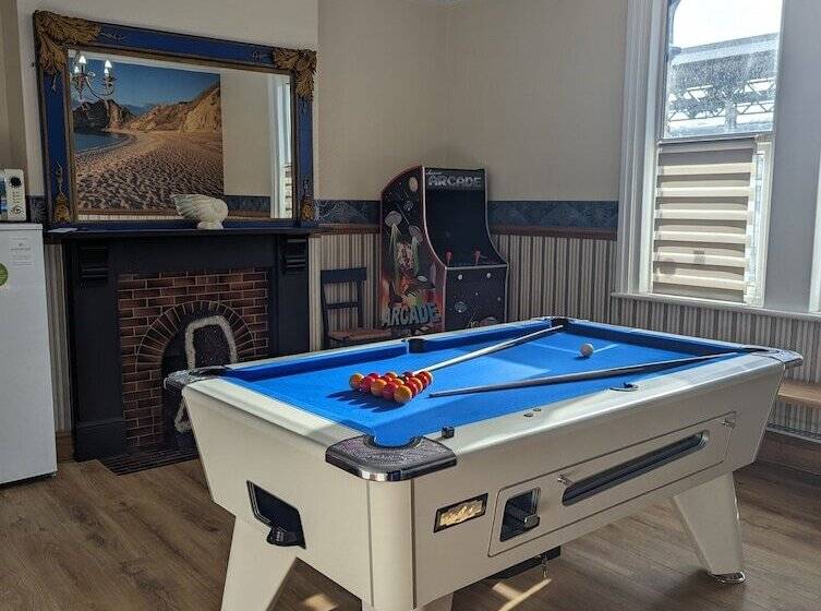 פנסיון Jurassic Bay Holidays