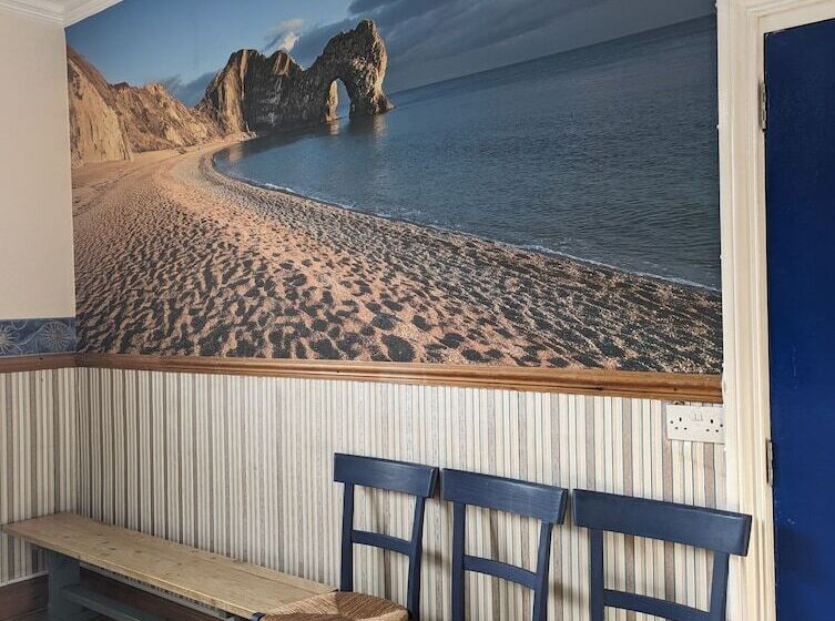 פנסיון Jurassic Bay Holidays