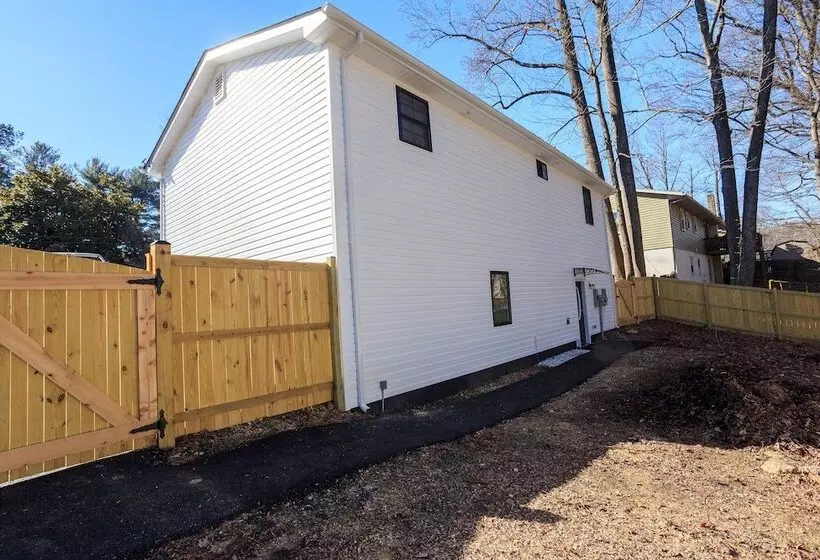 Majatalo Spacious La Plata Escape