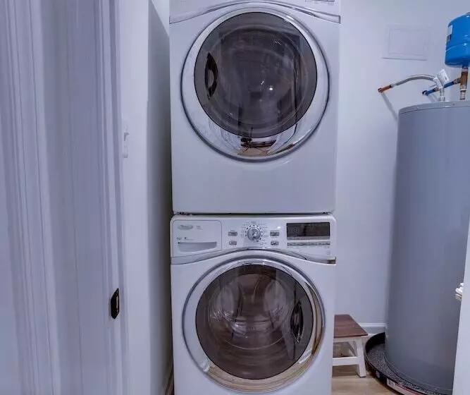 Majatalo Spacious La Plata Escape