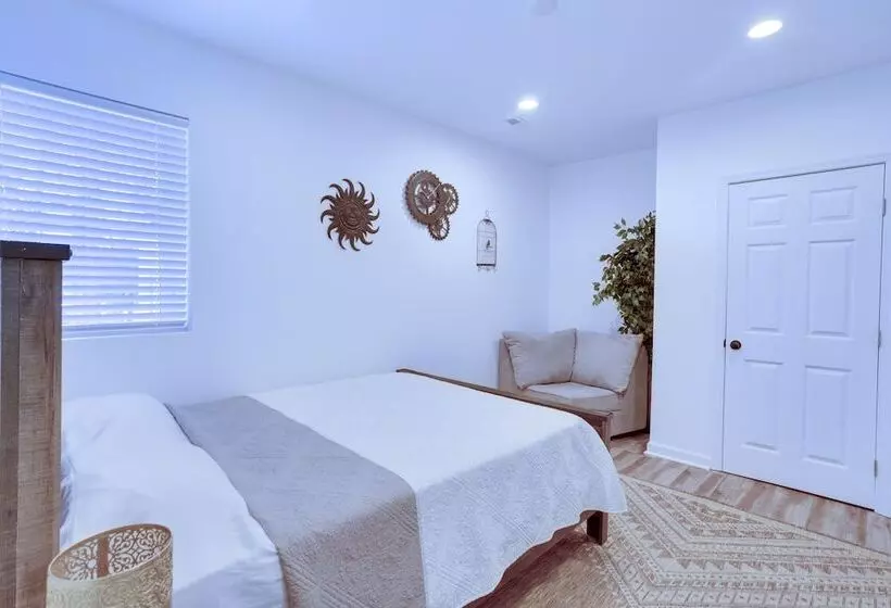 Majatalo Spacious La Plata Escape