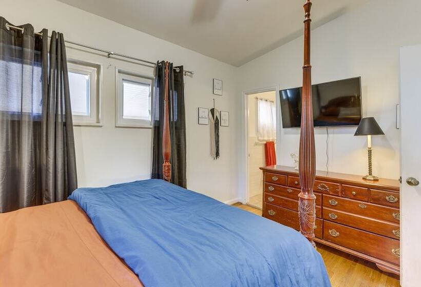 Pet Friendly Birmingham Cottage W/ Private Hot Tub