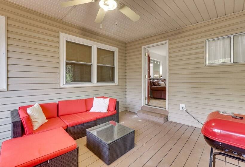 Pet Friendly Birmingham Cottage W/ Private Hot Tub