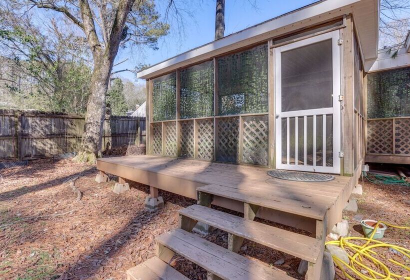 Pet Friendly Birmingham Cottage W/ Private Hot Tub