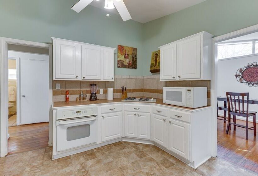 Pet Friendly Birmingham Cottage W/ Private Hot Tub