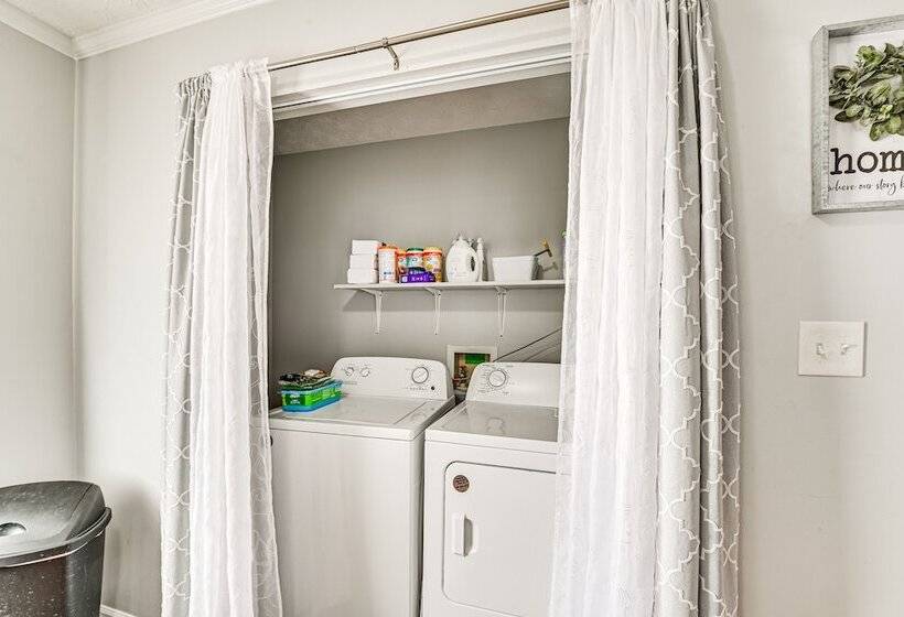 Pet Friendly Lawrenceburg Home Near Distilleries!