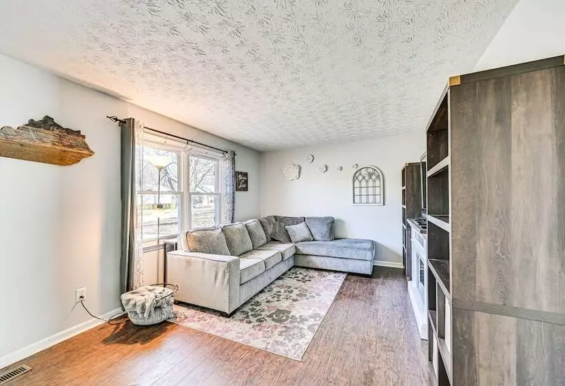 Pet Friendly Lawrenceburg Home Near Distilleries!