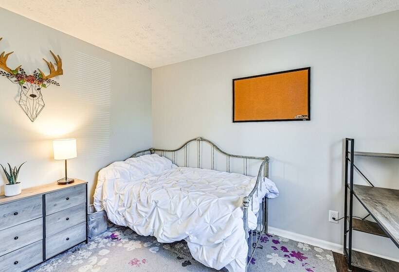 Pet Friendly Lawrenceburg Home Near Distilleries!