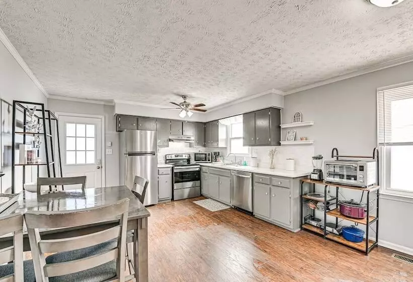 Pet Friendly Lawrenceburg Home Near Distilleries!