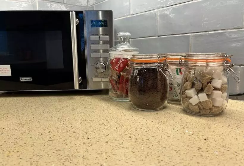 Residenssi House Few Mins From Beach With Hot Tub & Sauna