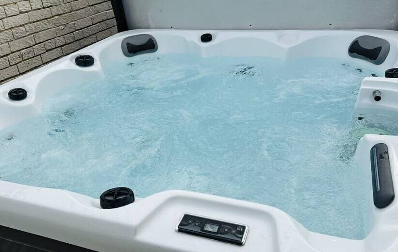 Residenza House Few Mins From Beach With Hot Tub & Sauna