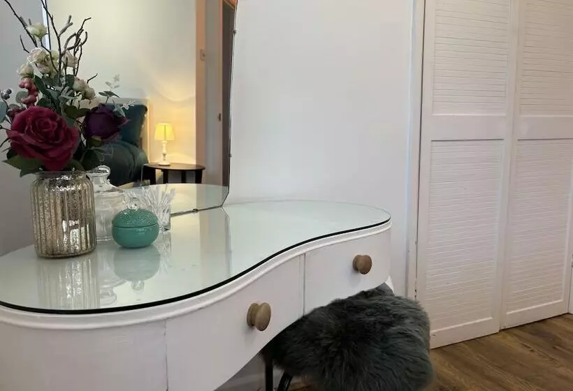 Residenssi House Few Mins From Beach With Hot Tub & Sauna