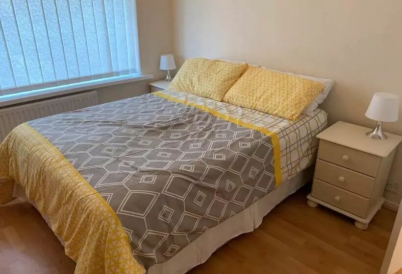 Residenssi Stunning 3 Bed House In Cheadle