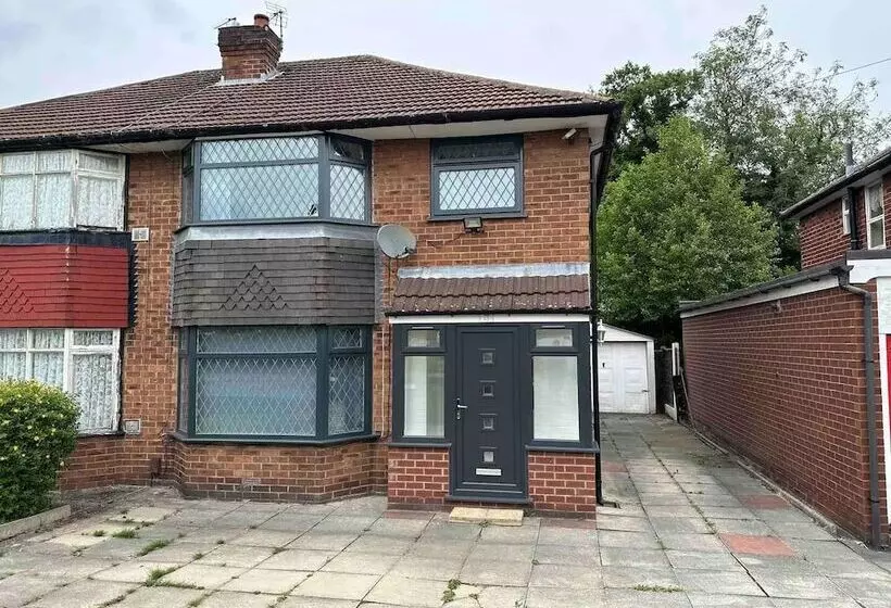 Residenssi Stunning 3 Bed House In Cheadle